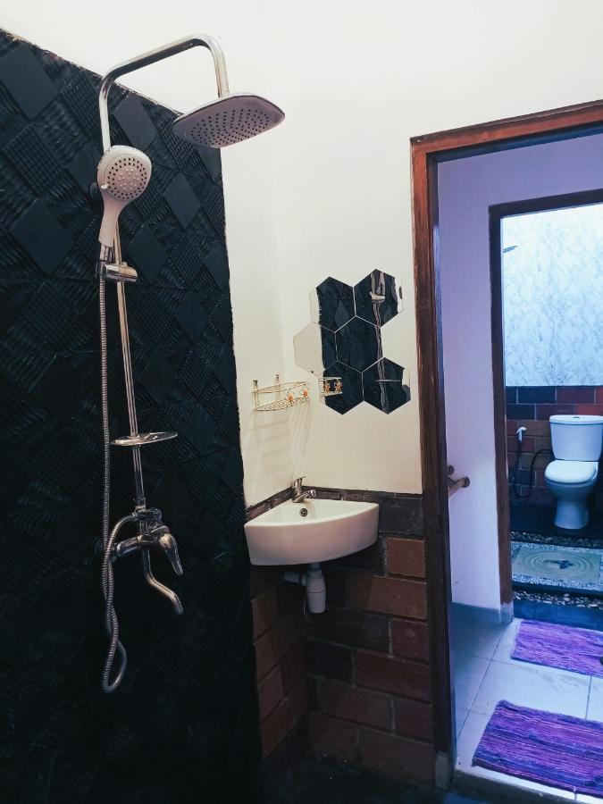 Zen Moon Hostel Yogyakarta Exterior photo